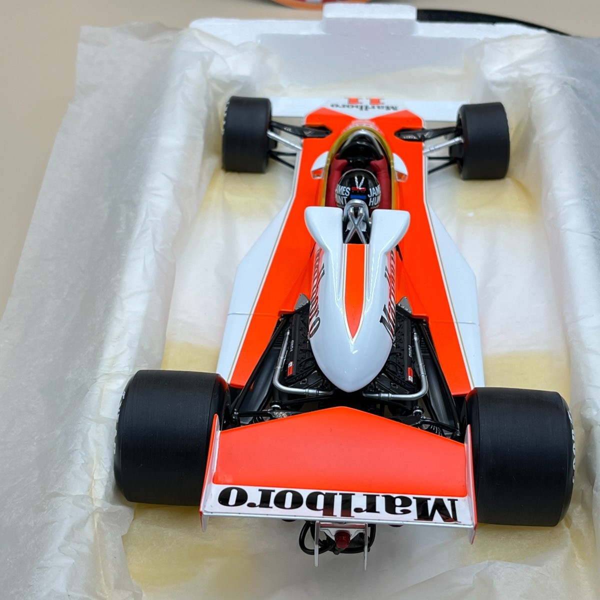 MINICHAMPS 1/18 McLaren Ford M23 James Hunt #11 1976 530761811