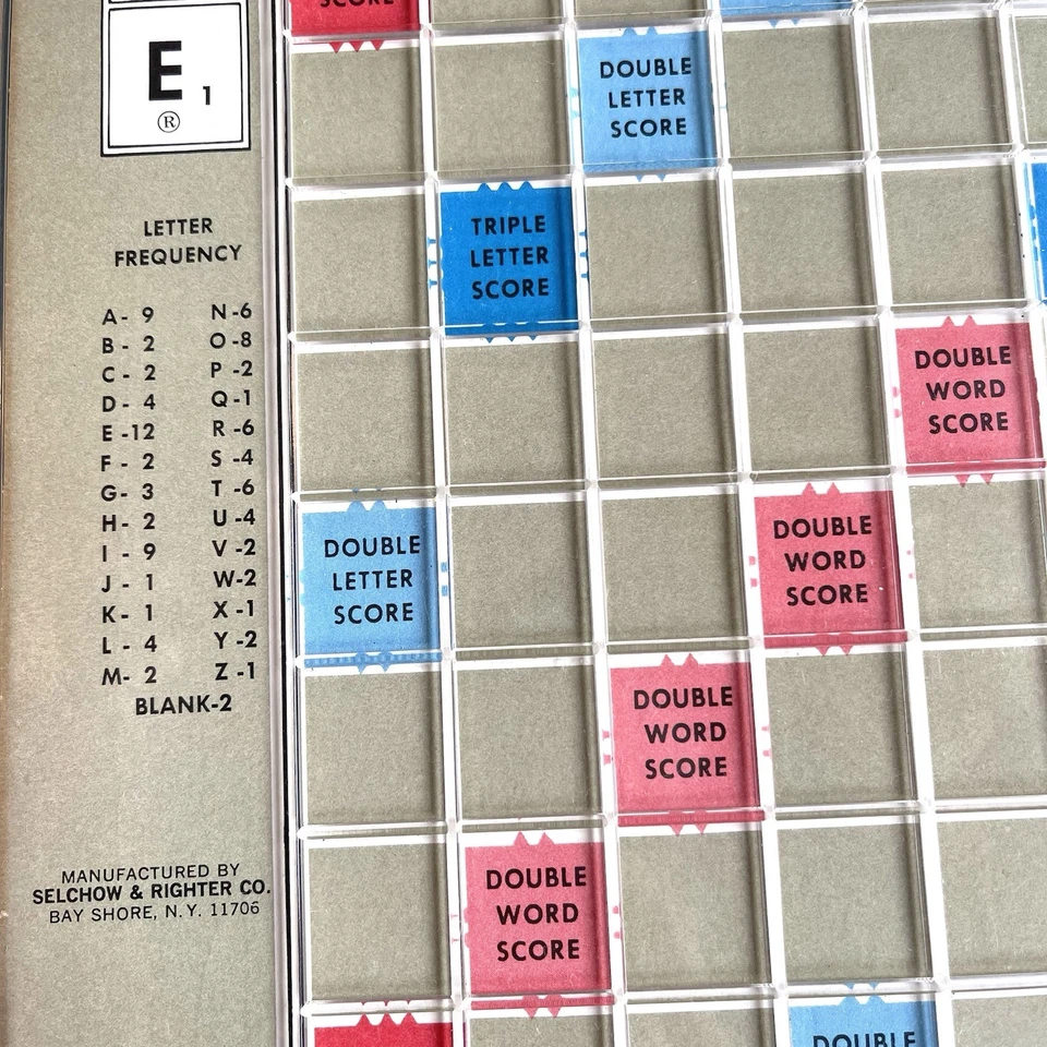 Vintage 1977 Scrabble Deluxe Edition Turntable Complete Selchow & Righter USA - Image 4 of 4