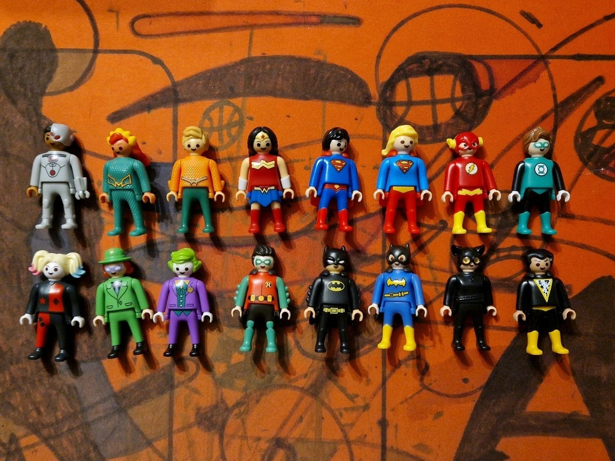DC PLAYMOBIL 2025 Kinder Sureprice Egg COMPLETE SET 16 FIGURES+