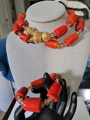 Chunky Red Glass Beaded Necklace and Bracelet Set Goldtone Beads