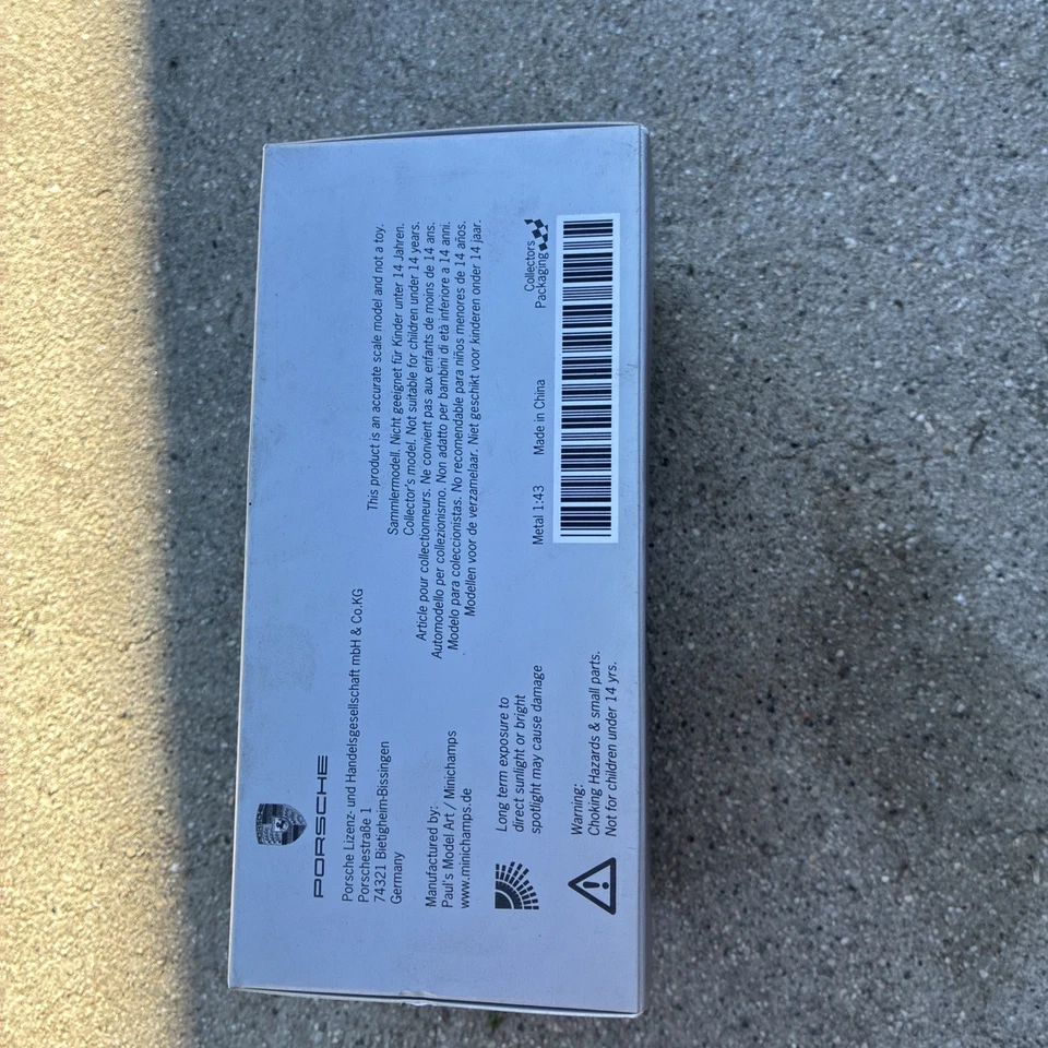 1/43 Minichamps Porsche Macan from 2013 in Blue Metallic WAP 020153 OE BK039B - Image 4 of 4