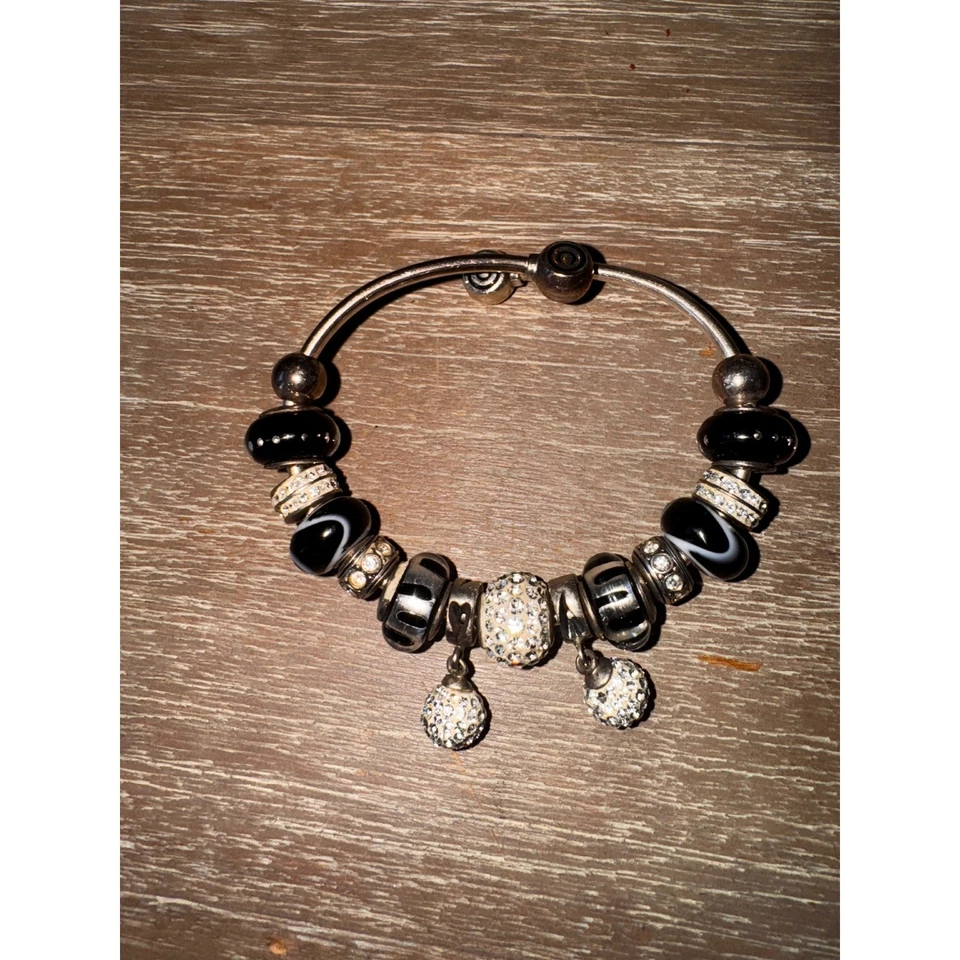 Chamilia 黑色银色小饰品手链吊坠纯银水晶手镯 — 第 2/4 张图片