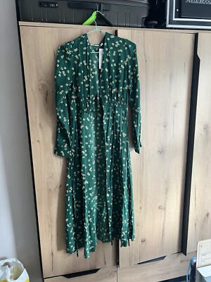 BNWOT Uniqlo Printed V-Neck Long-Sleeve Flare Dress Size XS Floral Pattern Green | eBay UK BNWOT Uniqlo Printed V-Neck Long-Sleeve Flare Dress Size XS Floral Pattern Green | eBay UK