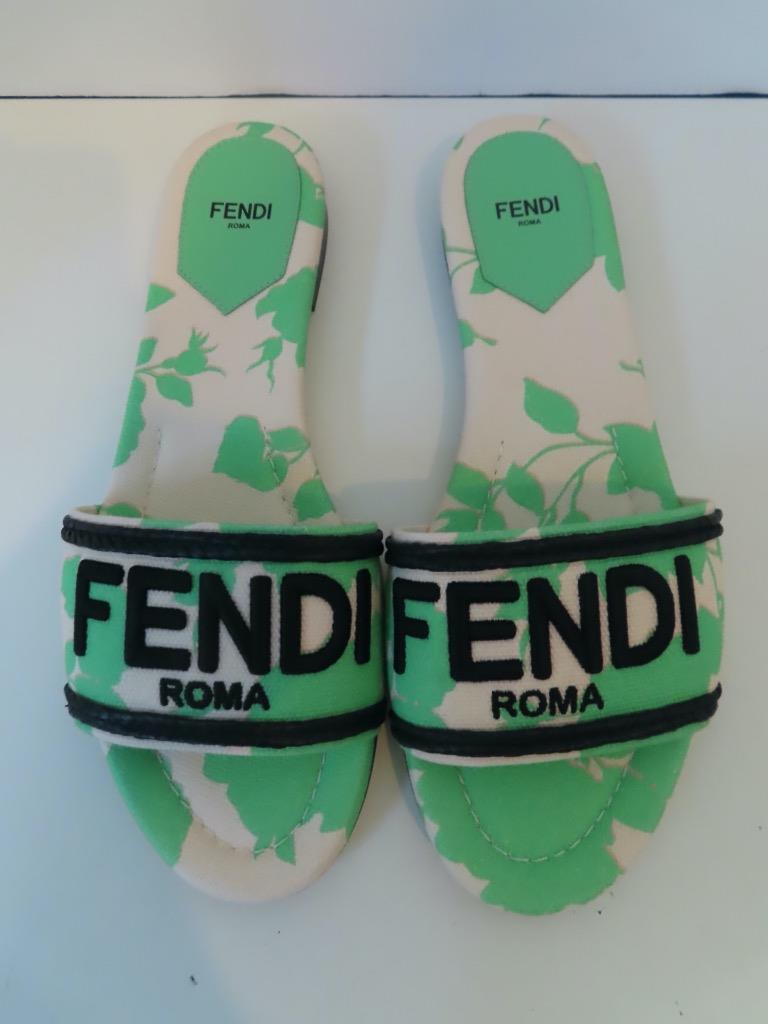 FENDI メンズ　Flow バックルストラップ サンダル　グリーン FENDI メンズ Flow バックルストラップ サンダル グリーン