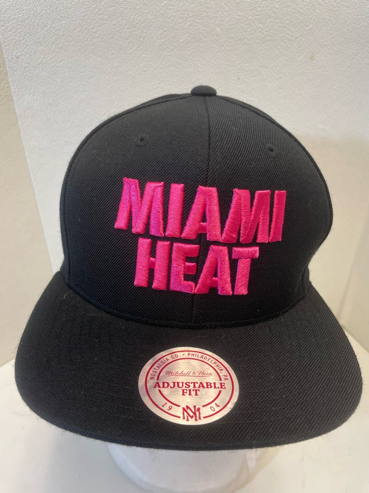 MIAMI HEAT SnapBack Hat Cap SpellOut Mitchell Ness NBA