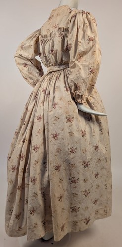 VICTORIAN 1890’S FLORAL PRINT DRESS W RUCH RUFFLES + FULL PUFF SLEEVES - Picture 9 of 10