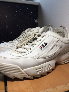 fila white trainers mens
