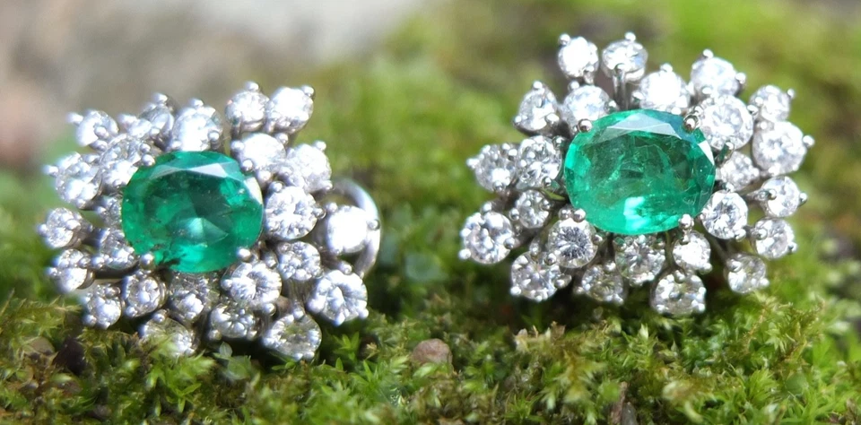 Prachtvolle 750er WG Ohrstecker Smaragde (ca. 3,5ct) und Brillanten (ca. 3,2ct) - Bild 2 von 4