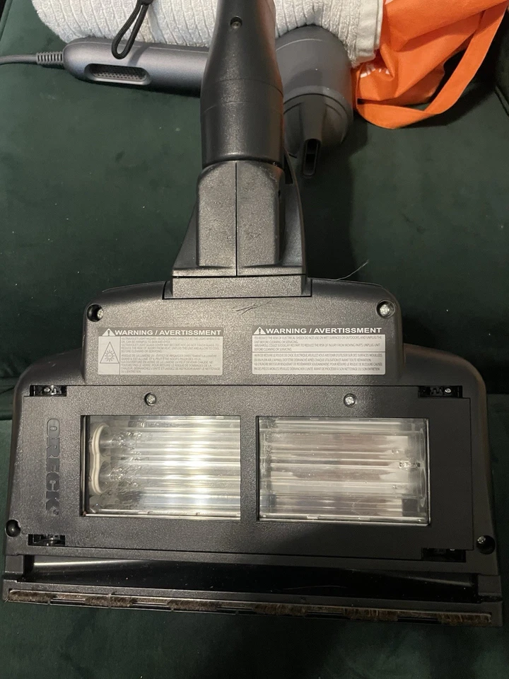 Oreck Halo Aspirador de Mano Luz UV Desinfectante Cabezal Eléctrico Modelo Flash Tipo 1 Foto 2 de 4