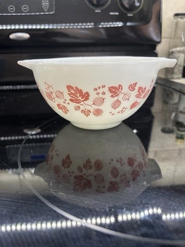 Vintage Pyrex 441 Cinderella Bowl Pink On White Gooseberry 1 1/2 PT