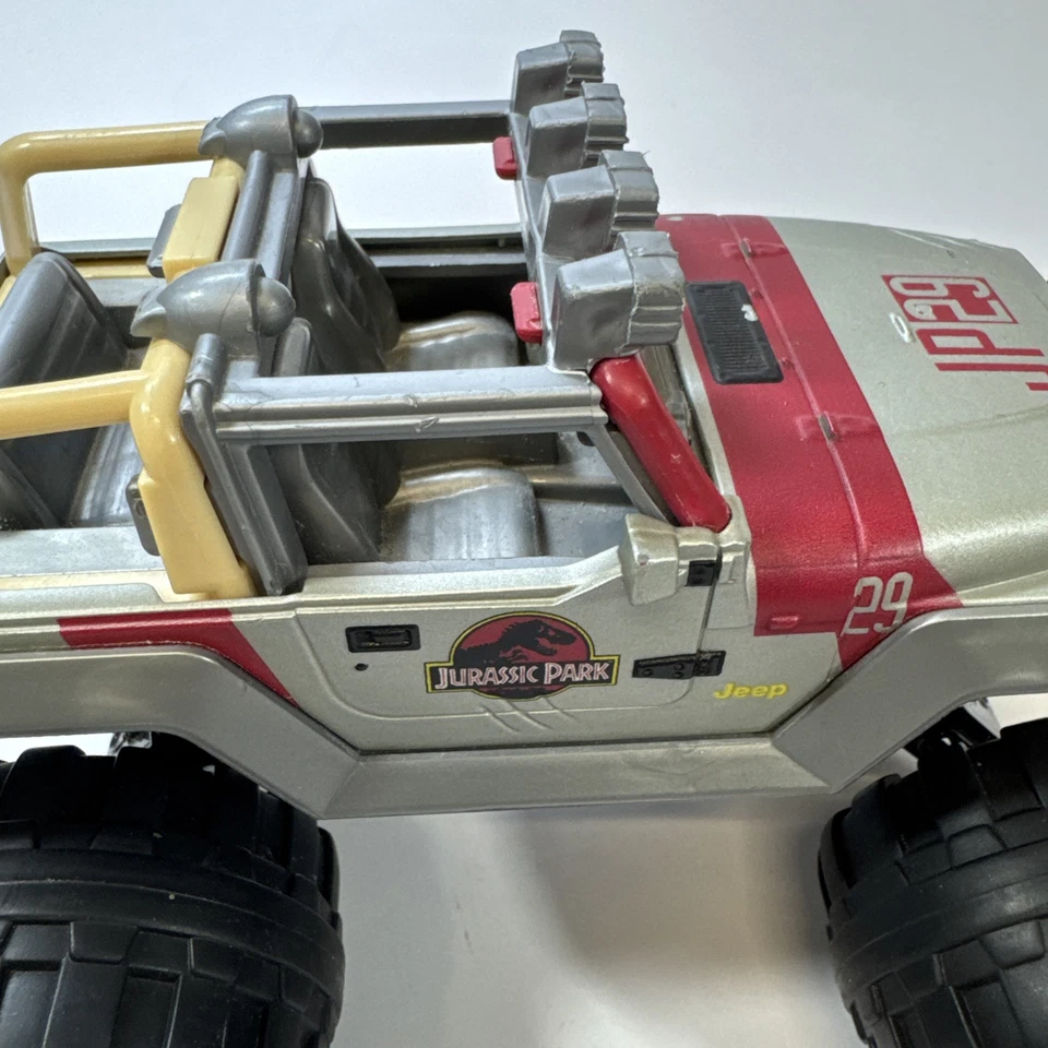 Jurassic World Park JP29 Matchbox Off Road Jeep Wrangler Monster Truck 4x4 2013 - Image 4 of 4