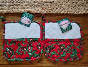 New Vintage 2 Charles Craft Quilted Potholders Cross Stitch Christmas Paisley 