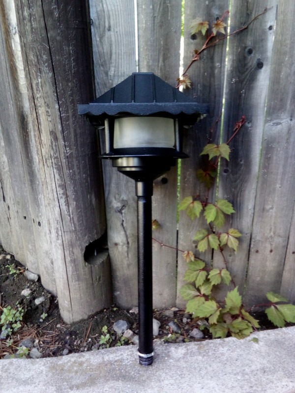 Garden Light/120V/Cast Aluminum/Black Finish