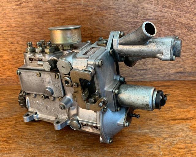 Porsche 911 T Bosch Mechanical Fuel Injection Pump MFI 015 2.4 911t for