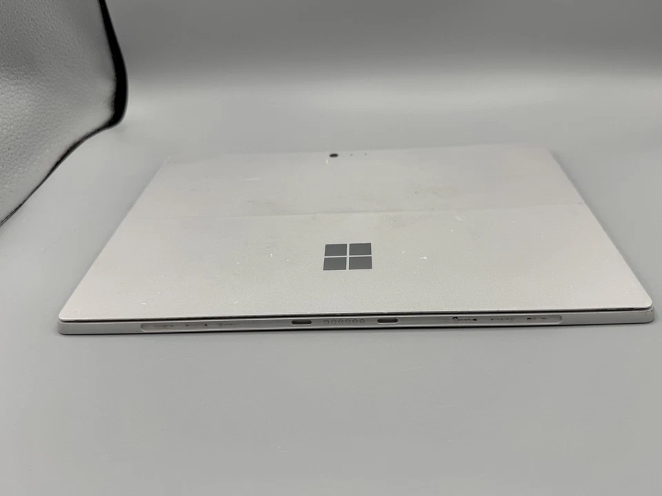 Microsoft Surface Pro 6 | Intel Core i5 | 256GB SSD | 8GB RAM | Hairline Crack - Image 3 of 4