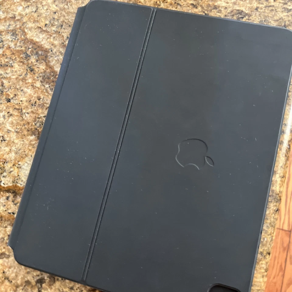 Apple Magic A2261 schwarz integriertes Trackpad QWERTZ Tastatur Folio für iPad Pro 11"