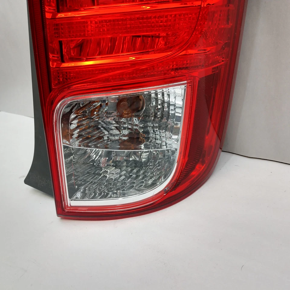 Luz trasera lateral del pasajero derecho Scion XB 2011-2015 FABRICANTE DE EQUIPOS ORIGINALES Foto 2 de 4