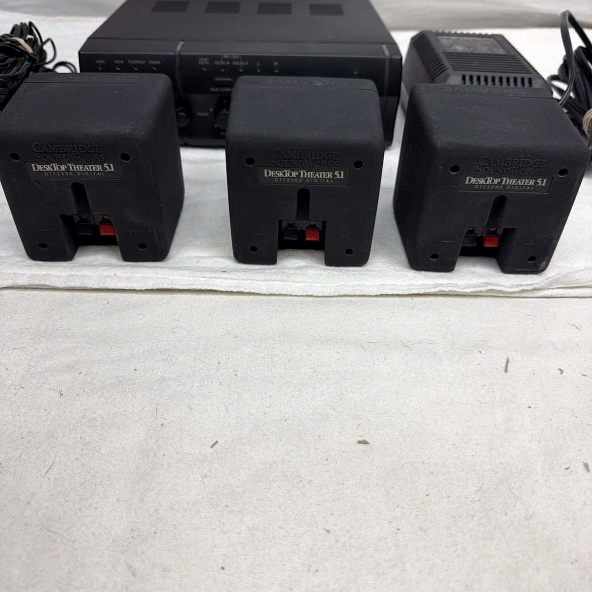 CAMBRIDGE SOUNDWORKS DESKTOP THEATRE 5.1 DTT2500 Creative Read