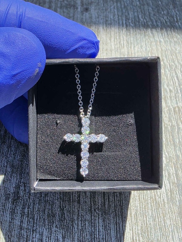 VVS1 Diamond’ Cross Necklace GRA Certificated with 925 Silver