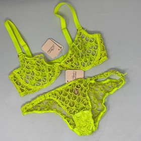 Agent Provocateur Axis Yellow 34D/3 Set NWT