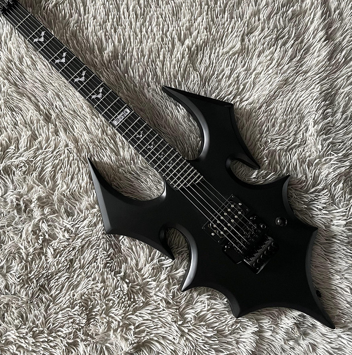 Doyle Bat Matte Black Electric Guitar Tremolo Bridge Rosewood Fretboard Guitar