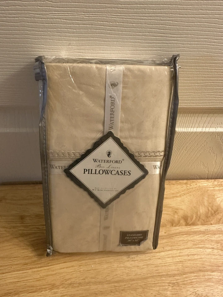 Fundas de almohada estándar Waterford Linens Conlan Taupe 330TC nuevas en paquete Foto 2 de 4