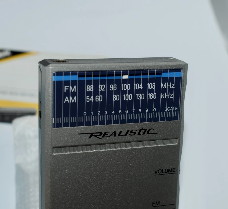 Realistic 12-120 Stereo-Mate AM/FM Stereo Receiver W/Belt Clip ~ NOS - Image 4 of 4