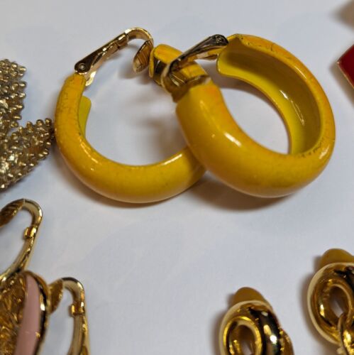 Vintage Lot Clip On Earrings 10 Pair Monet Bijan Sarah Cov Napier Avon Gold Tone - Picture 21 of 24