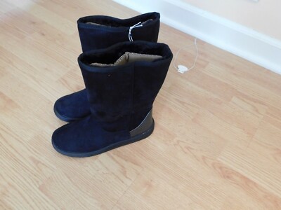 Womens Samantha Black Boots - size 8 - Black - NWT - Warm & Fuzzy on the Inside