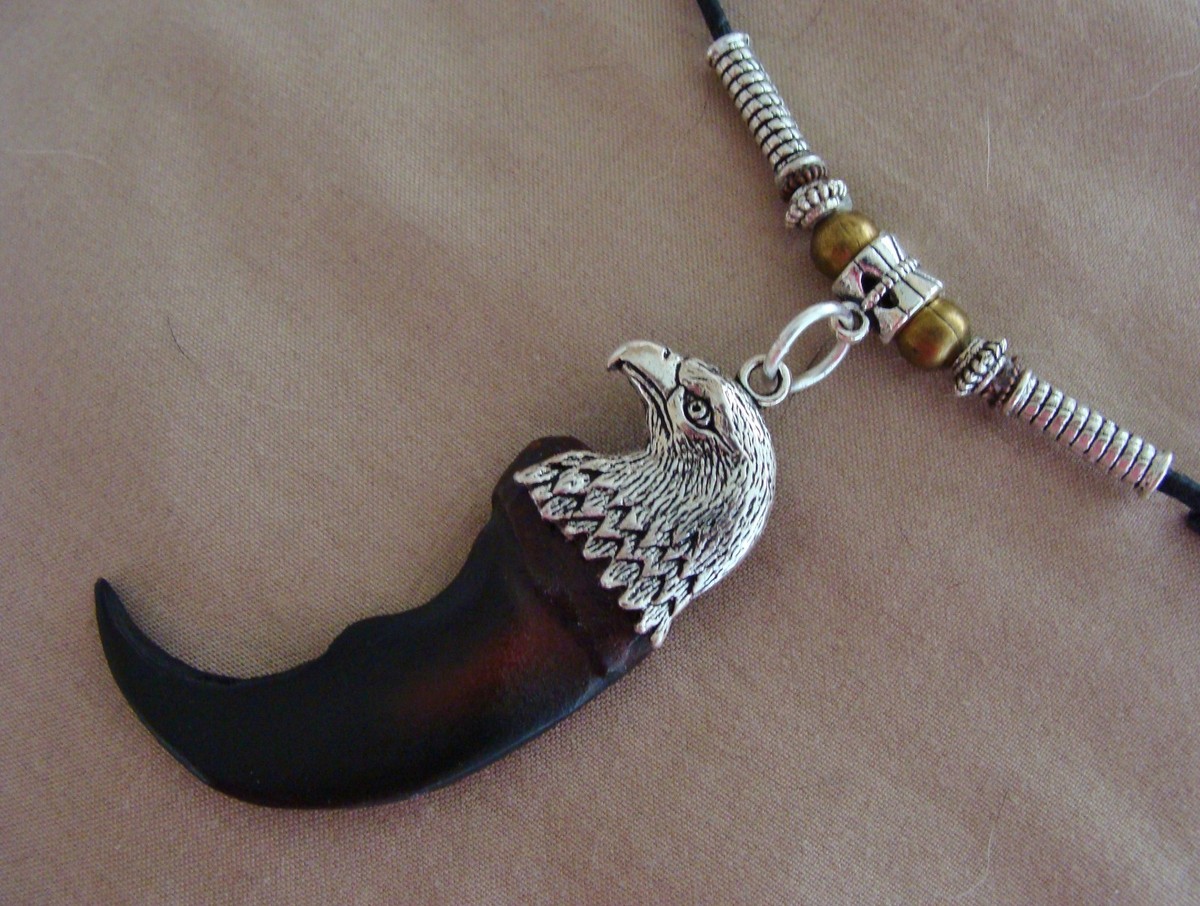 ネックレス・ペンダント Bone craft / three finger bear claw 71nNqrAejML._UY300_.jpg