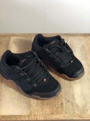 duffs shoes