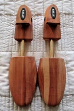 Bally Cedar Shoe Tree Set From The Rochester Shoe Tree Co Large