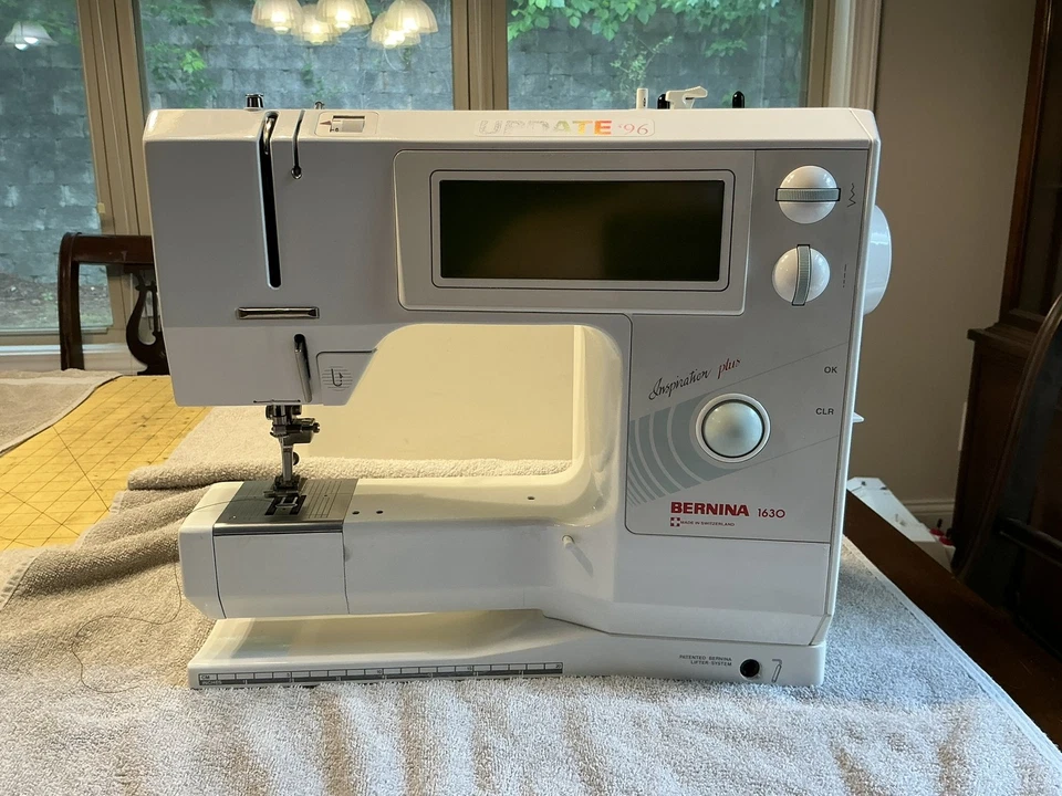 Bernina 1630 Inspiration Sewing Machine Very Good Condition! Works Perfectly! - Image 2 of 4