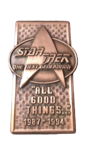 Star Trek The Next Generation Large Pin Box 1997 Skybox CLEARANCE - Picture 1 of 2