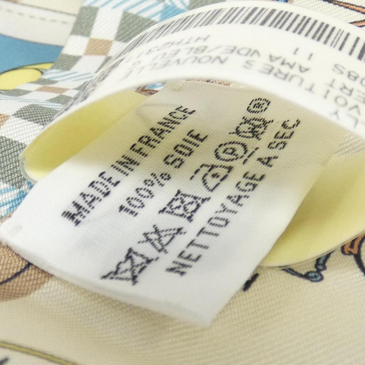 Authentic HERMES LES VOITURES NOUVELLES Twilly 064108S Scarf Authentic HERMES LES VOITURES NOUVELLES Twilly 064108S Scarf