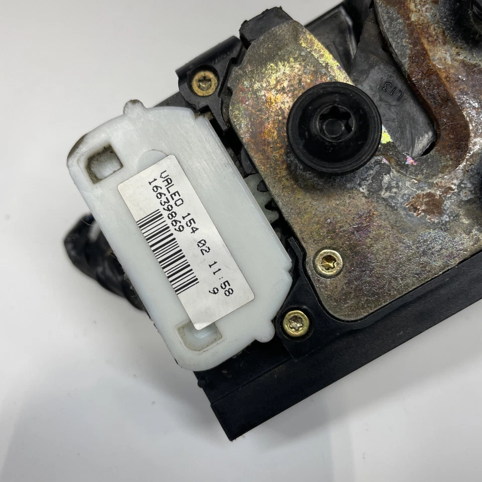 Actuador de liberación de cerradura de puerta con pestillo de puerta trasera Buick Rainier 2004 fabricante de equipos originales 4,2 L Foto 2 de 4