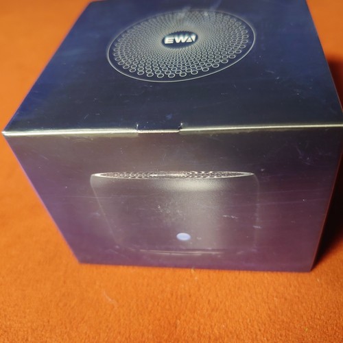 EWA A106 Pro 1.54 in 3W Portable Bluetooth Mini Speaker - Black - Afbeelding 2 van 7