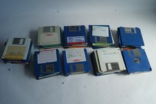 Lot of 94 game disks for Amiga 77600