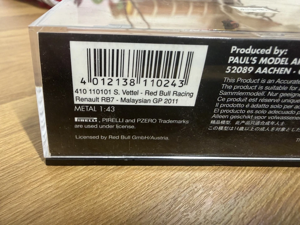 Minichamps Red Bull RB7 Winner Malaysian GP 2011 - Sebastian Vettel 1/43 Scale - Image 3 of 4