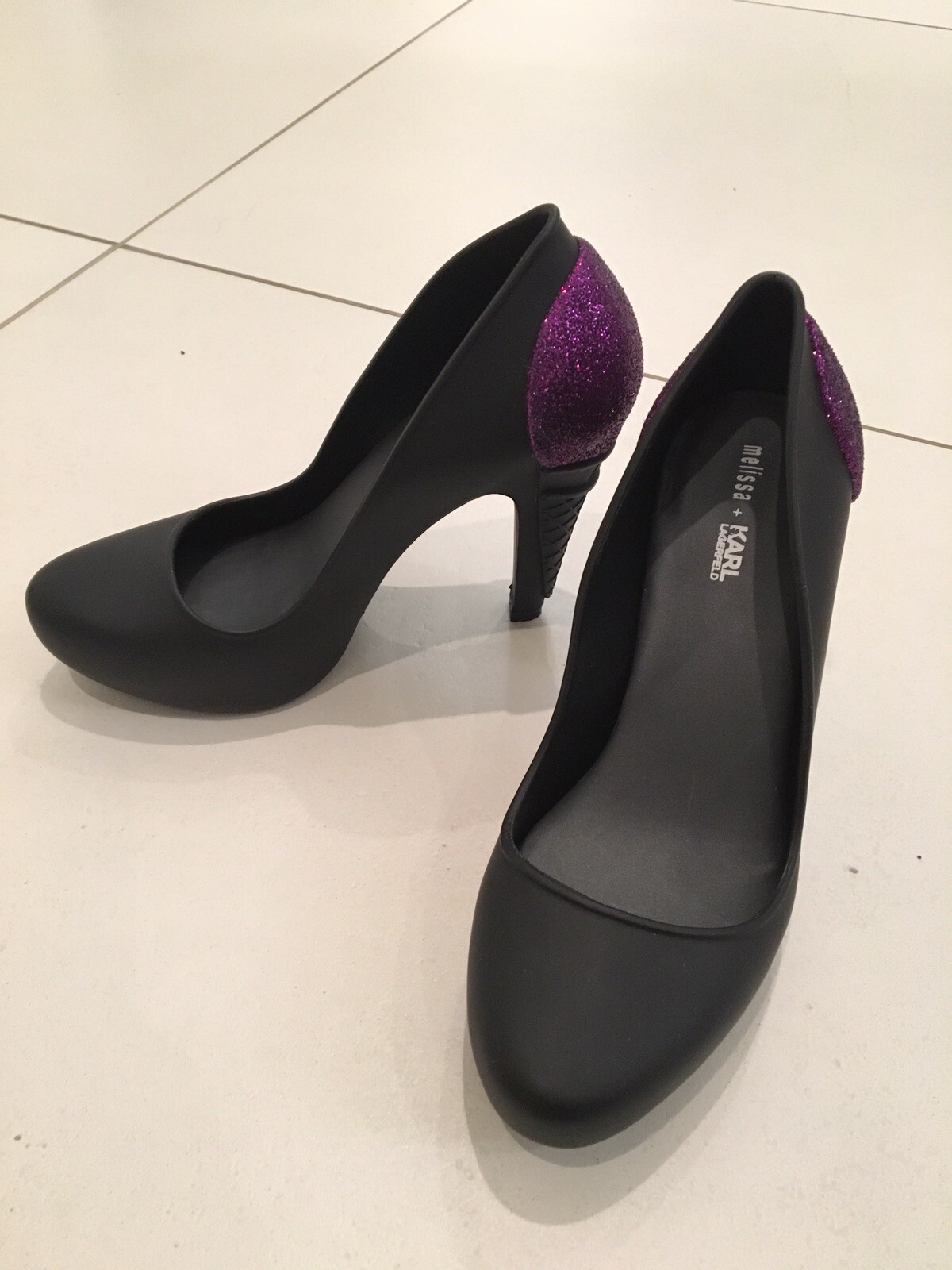 Original Karl Lagerfeld + Melissa Pumps Gr. 38, NEU schwarz mit lila Glitzer Original Karl Lagerfeld + Melissa Pumps Gr. 38, NEU schwarz mit lila Glitzer