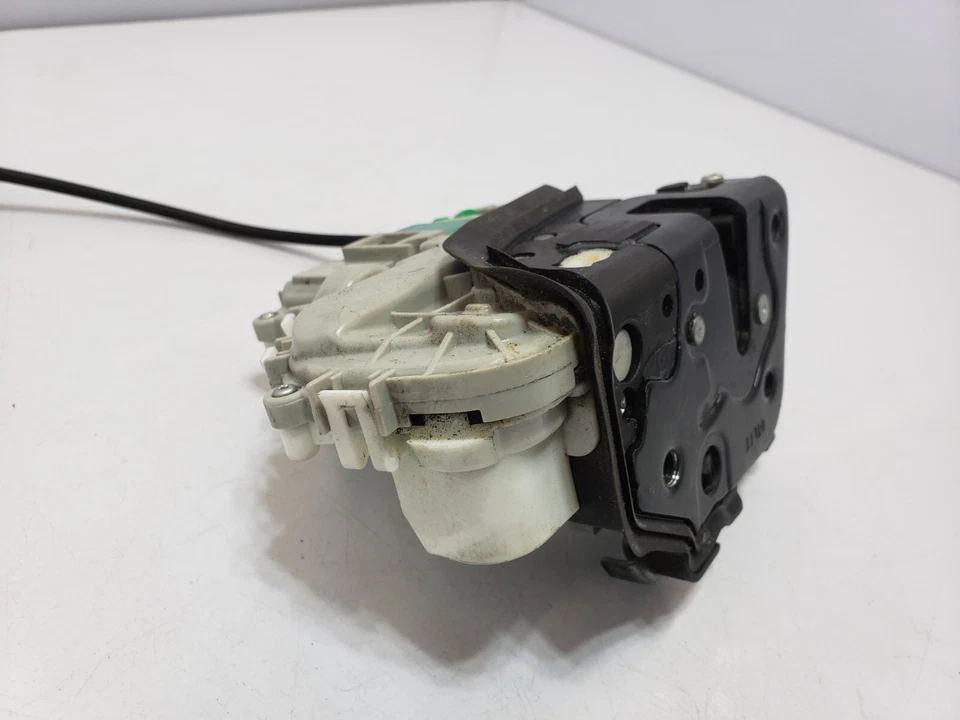 ✅ Actuador de pestillo de cerradura de puerta del lado del conductor delantero izquierdo OEM Audi S5 2017-2023 Foto 2 de 4