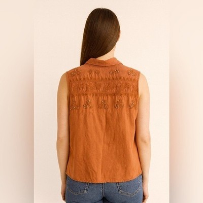 Charlie B Sleeveless Linen Blend Button Down Top Terra Cotta Embroidered L