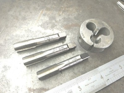 Warrior 1/8 BSP Gewindebohrer Set & Split Die 