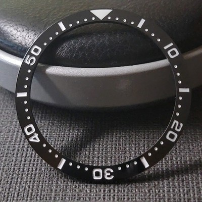 SEIKO Bezel Insert SKX007 / MM300 Black Ceramic Sloped BGW9