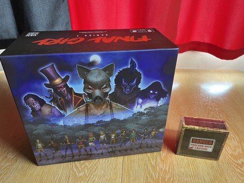 Final Girl Brettspiel: Season 1 Ultimate Box + Mystery Box - geöffnet nie benutzt