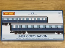 Hornby R40225 LNER Coronation Articulated Coach Pack E+F 1715/1716 Boxed