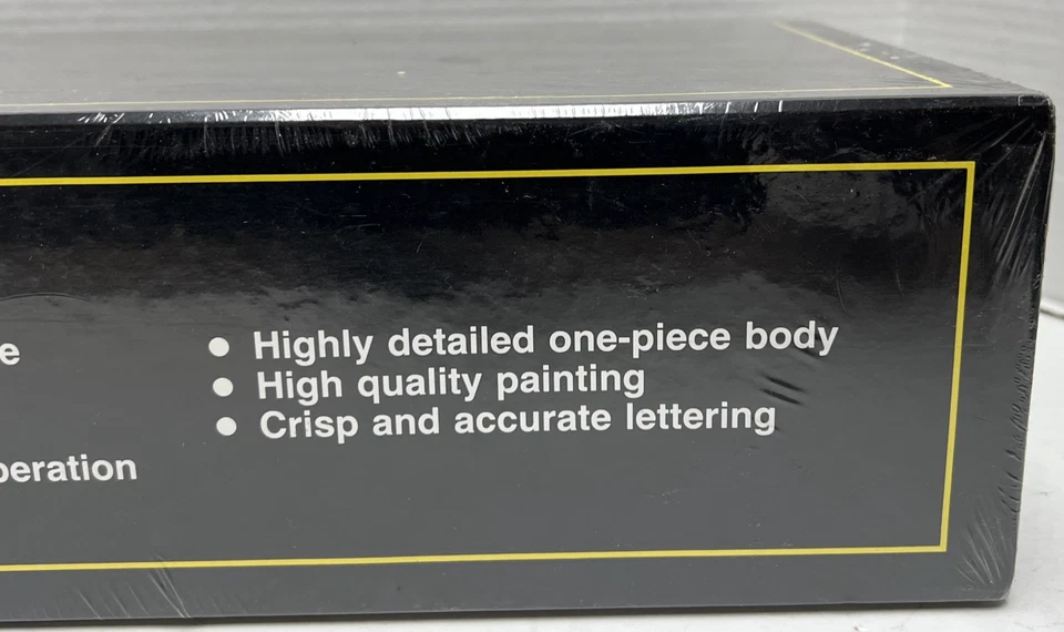 WEAVER O-GAUGE WESTERN MARYLAND FA-2 DIESEL LOCOMOTIVE (2-RAIL) #303 -NEW SEALED - Image 3 of 3