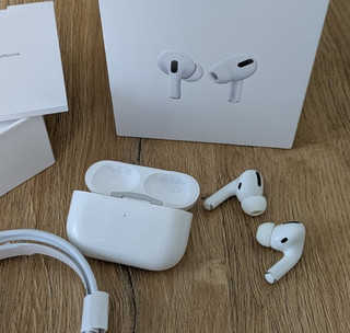Apple AirPods Pro (Gen 1) A2083 A2084. Boxed