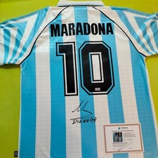 Camiseta Argentina autografiada por Diego Maradona con certificado de autenticidad