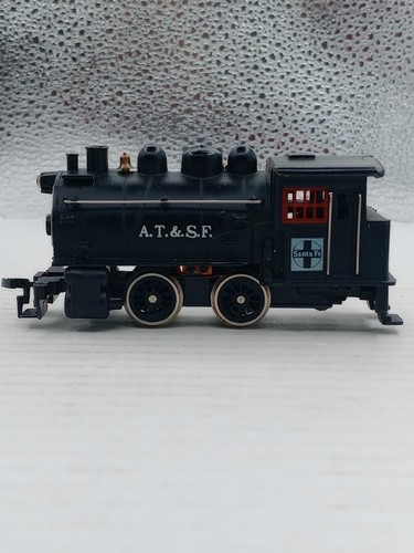 HO Scale Life-Like ATSF 25770 Steam Locomotive for Parts or Repair Yard Switcher - Picture 3 of 7